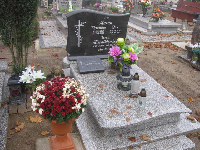 Grób Irena Miernikiewicz