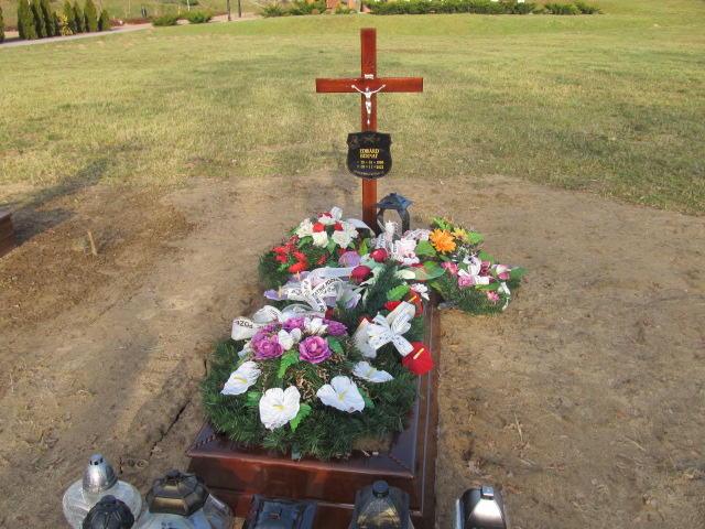 Grób Edward Bernat