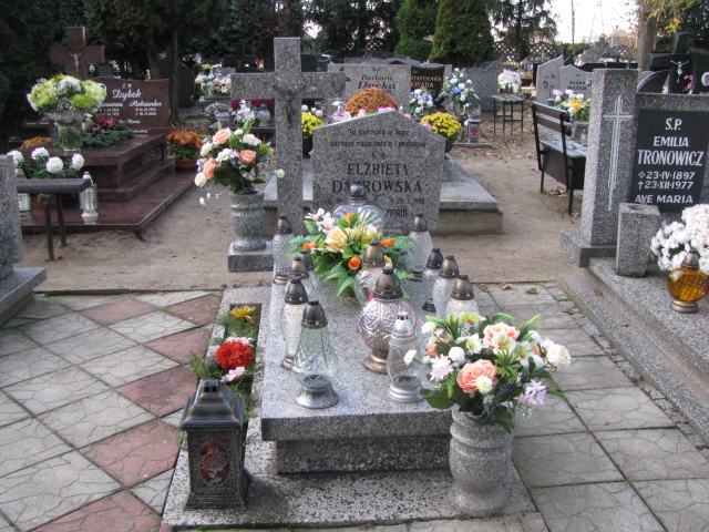 Grób Elżbieta Dąbrowska